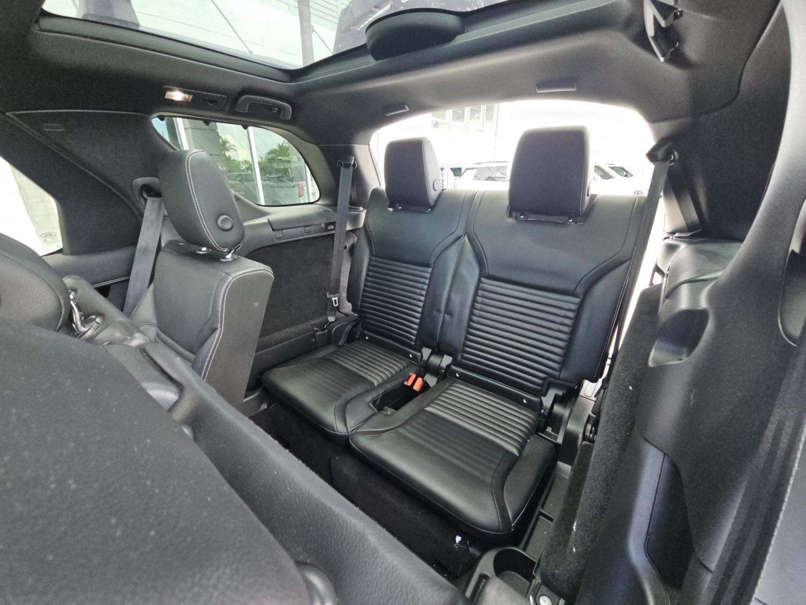 2022 Land Rover Discovery S R-Dynamic AWD