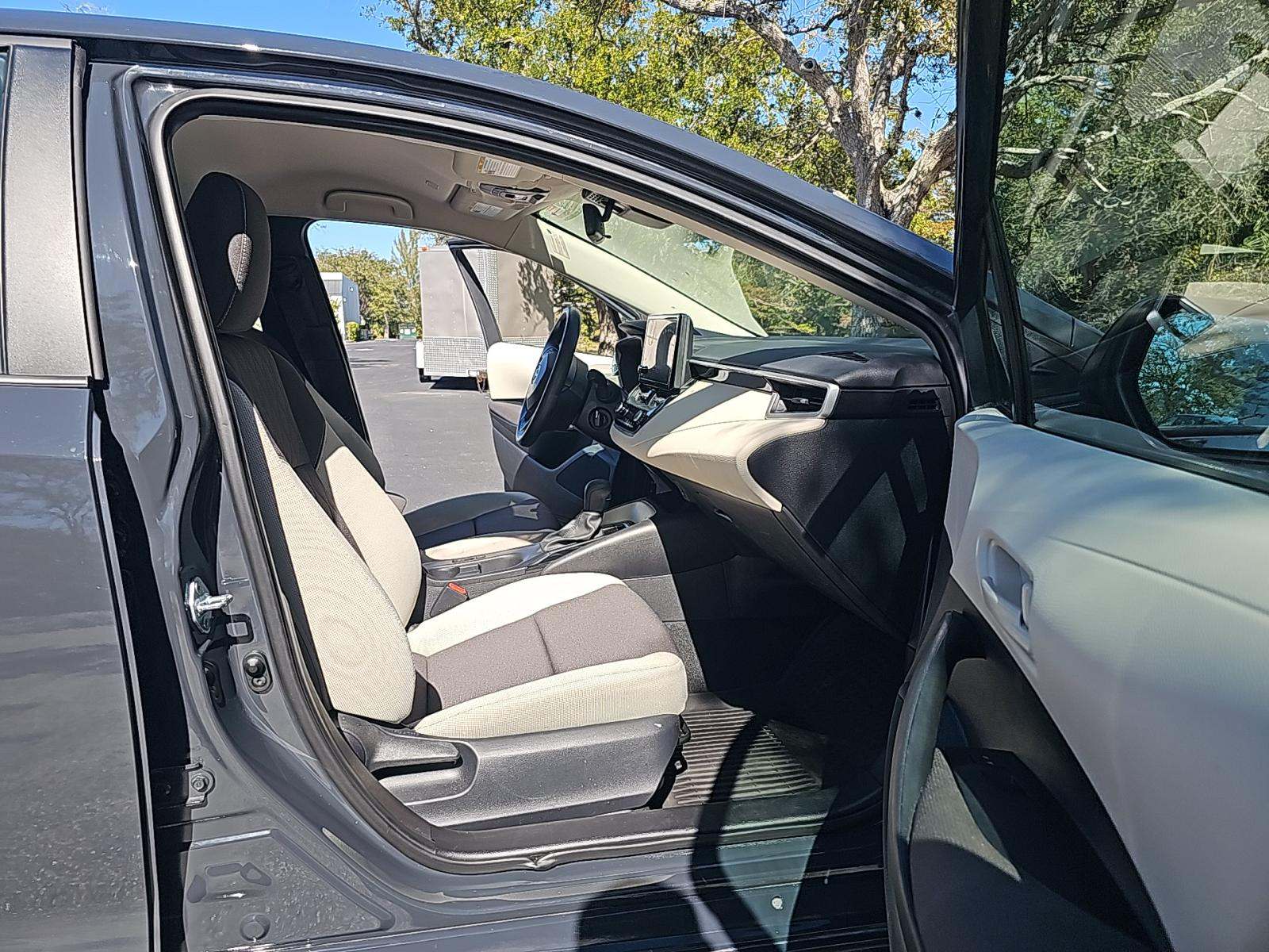 2025 Toyota Corolla LE FWD