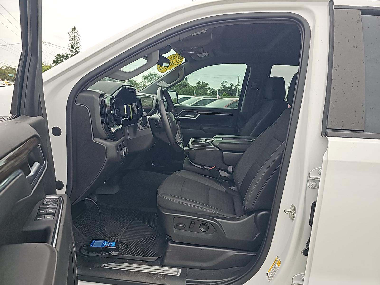 2022 Chevrolet Silverado 1500 RST AWD