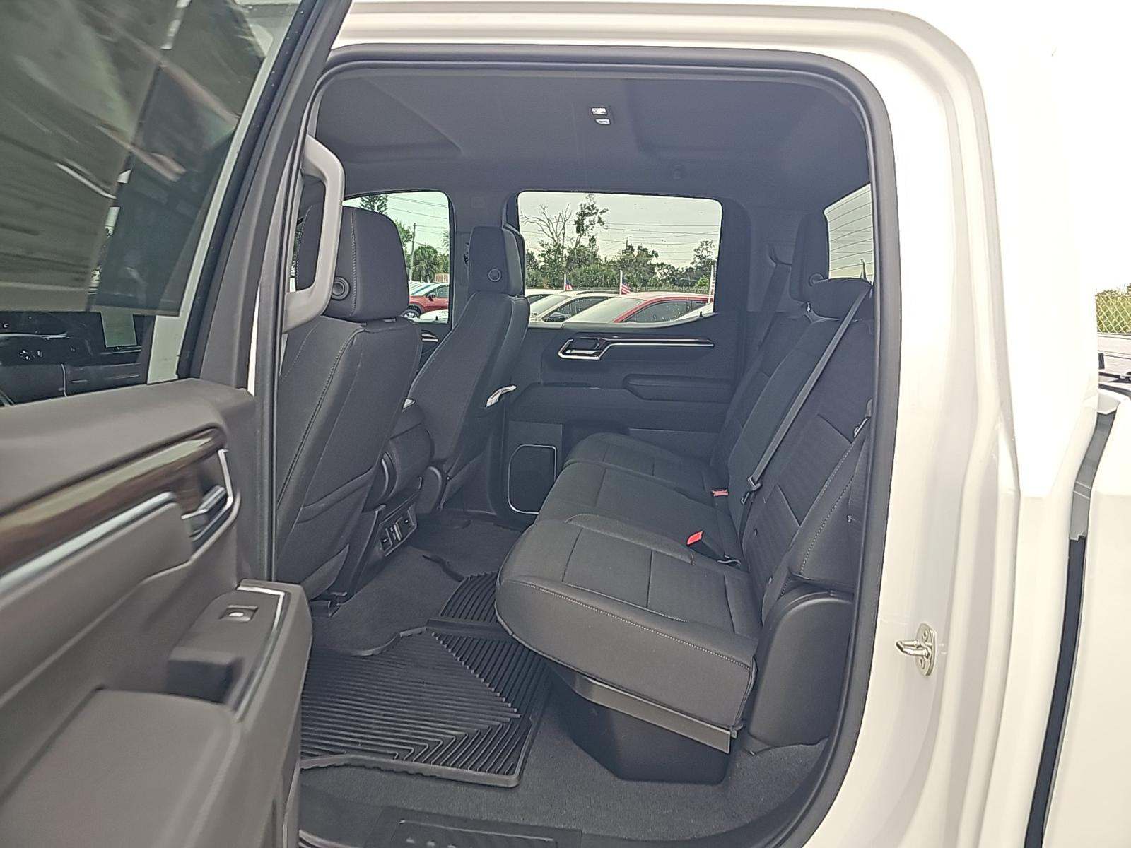 2022 Chevrolet Silverado 1500 RST AWD