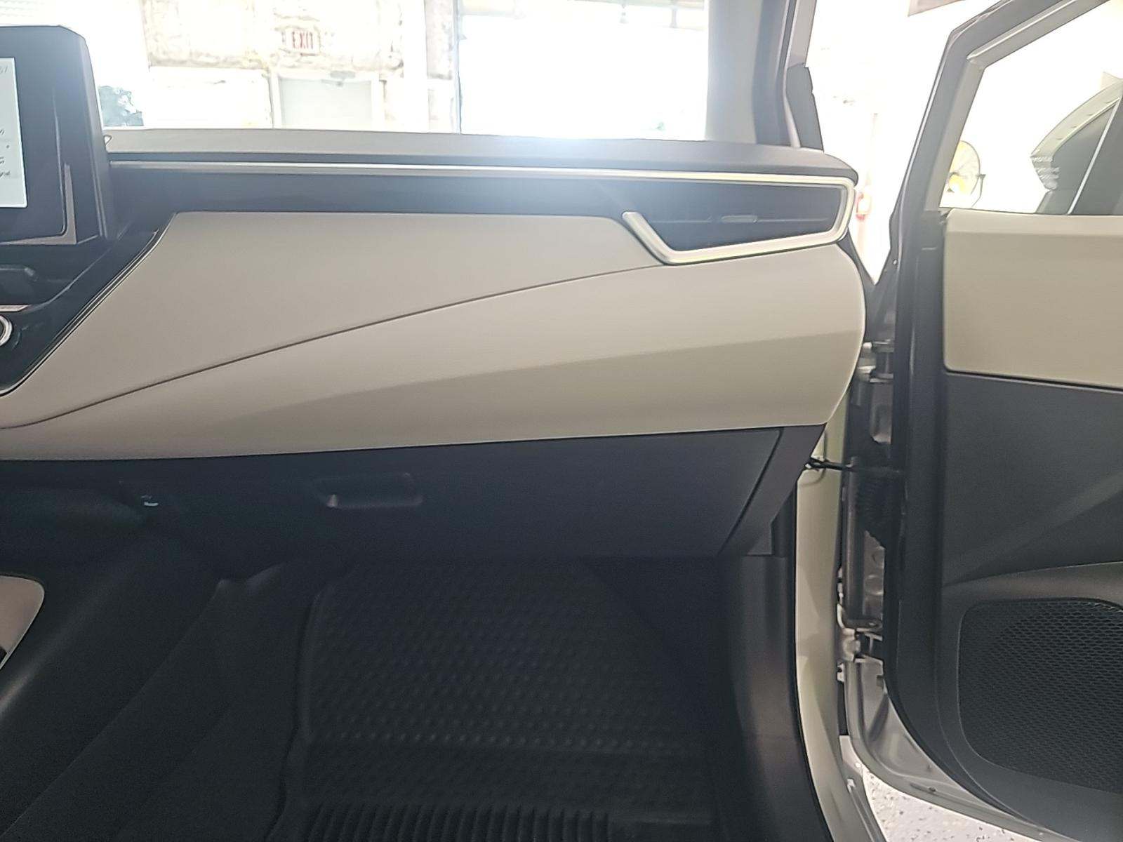 2025 Toyota Corolla Hybrid LE FWD