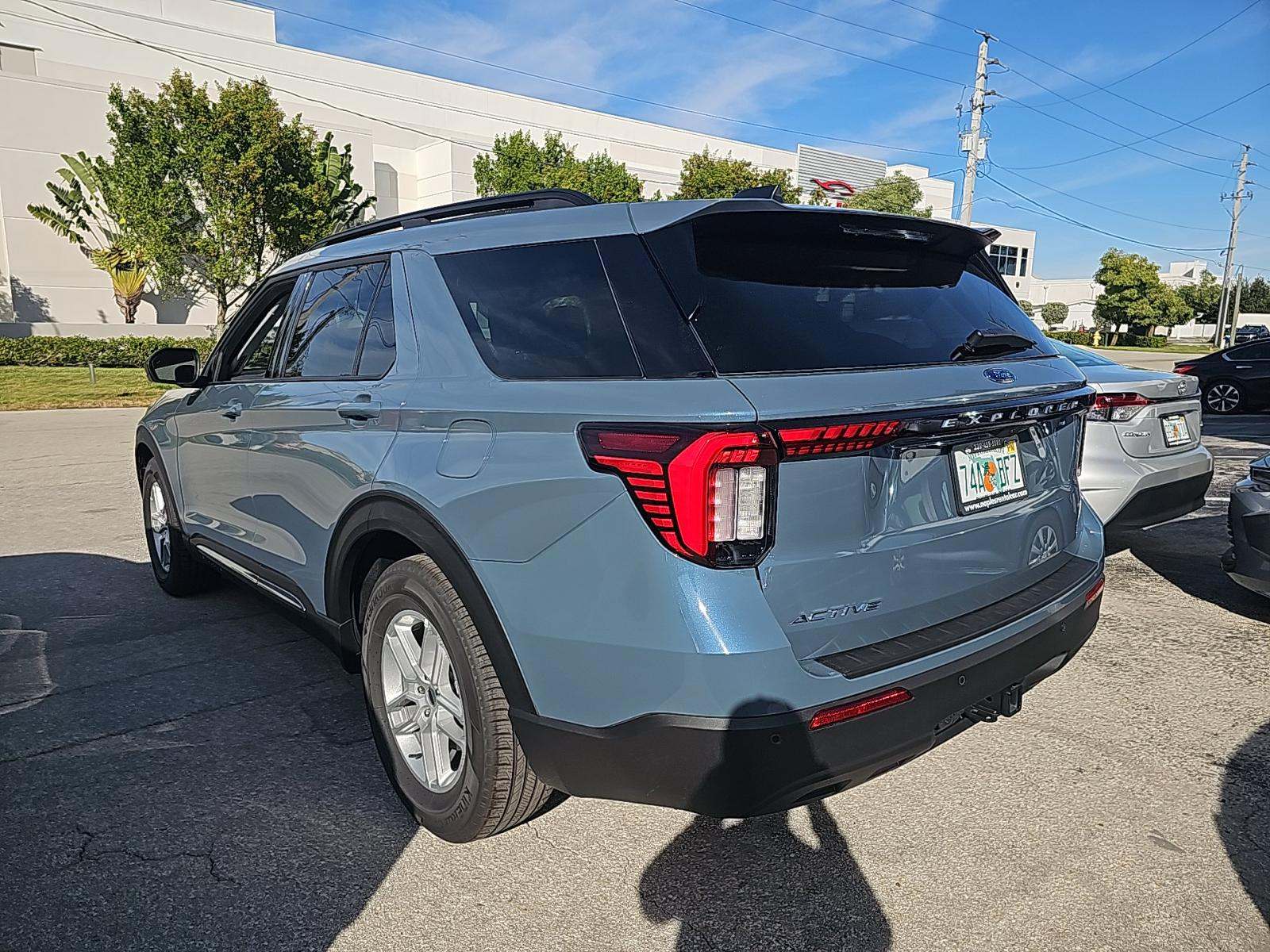 2025 Ford Explorer Active RWD