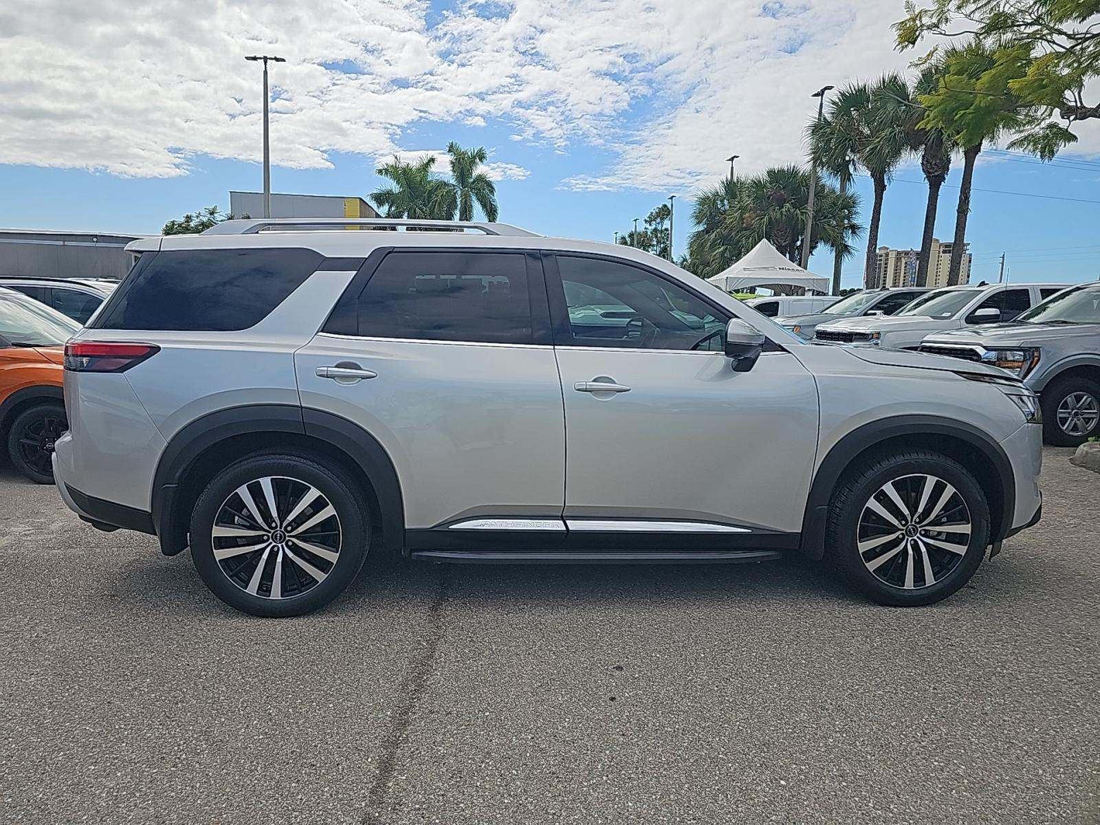 2024 Nissan Pathfinder Platinum AWD
