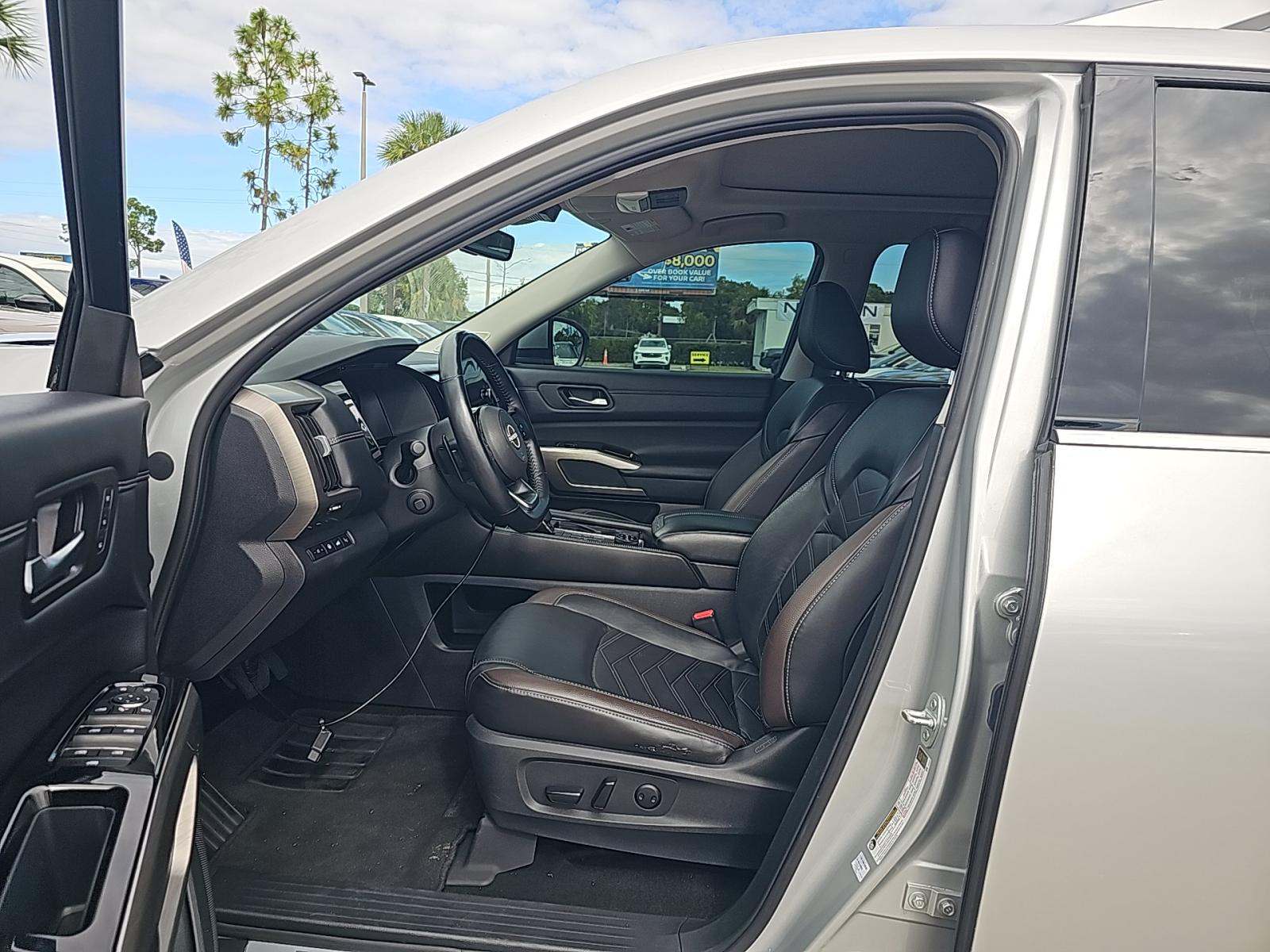 2024 Nissan Pathfinder Platinum AWD