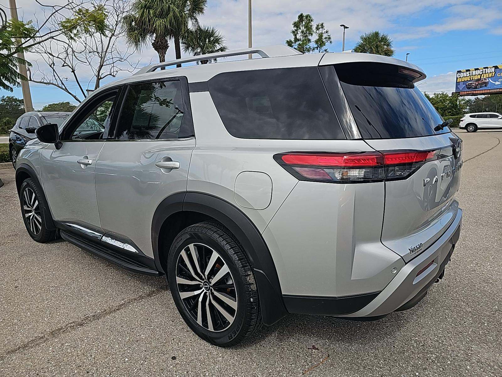 2024 Nissan Pathfinder Platinum AWD