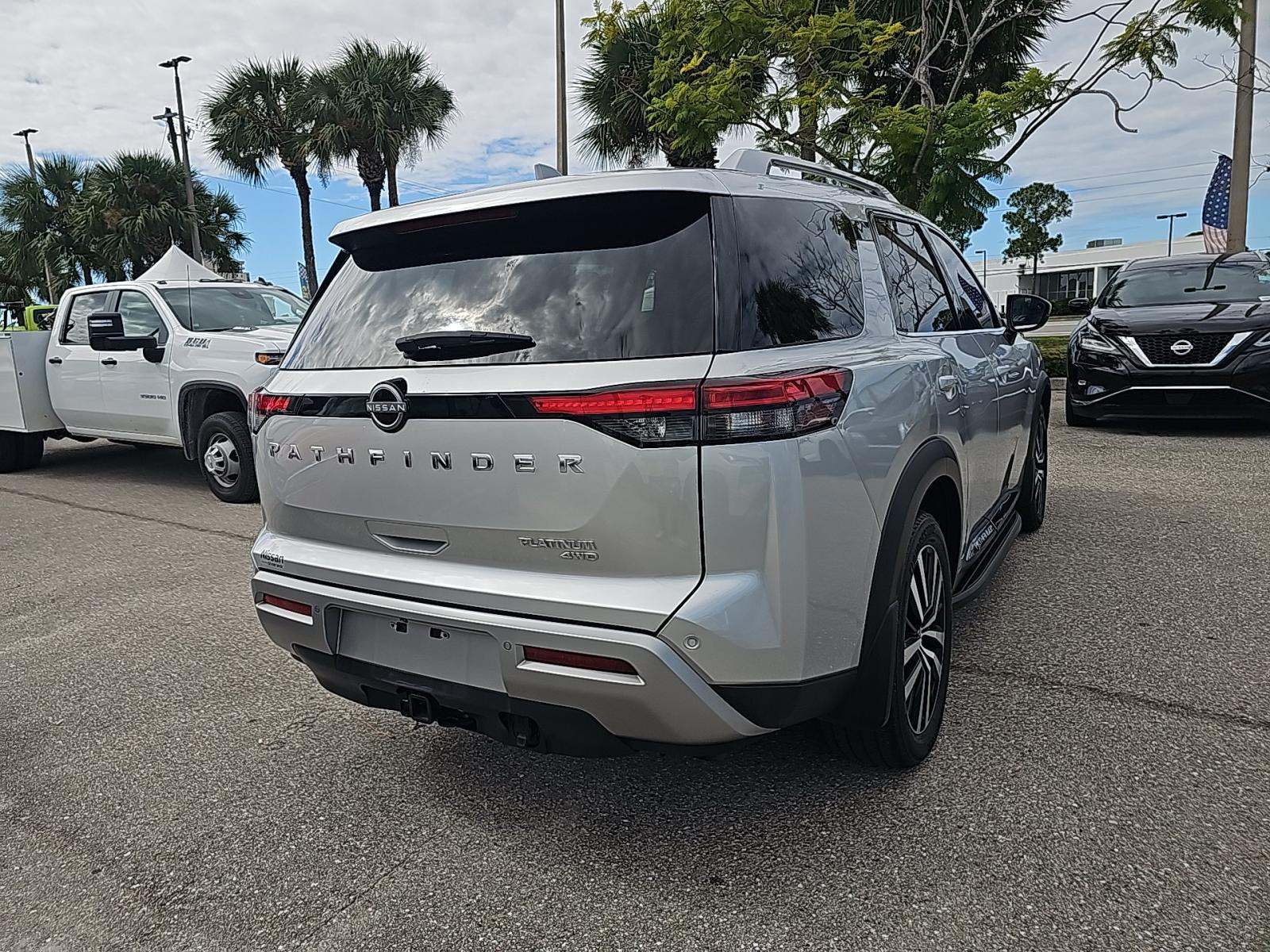 2024 Nissan Pathfinder Platinum AWD