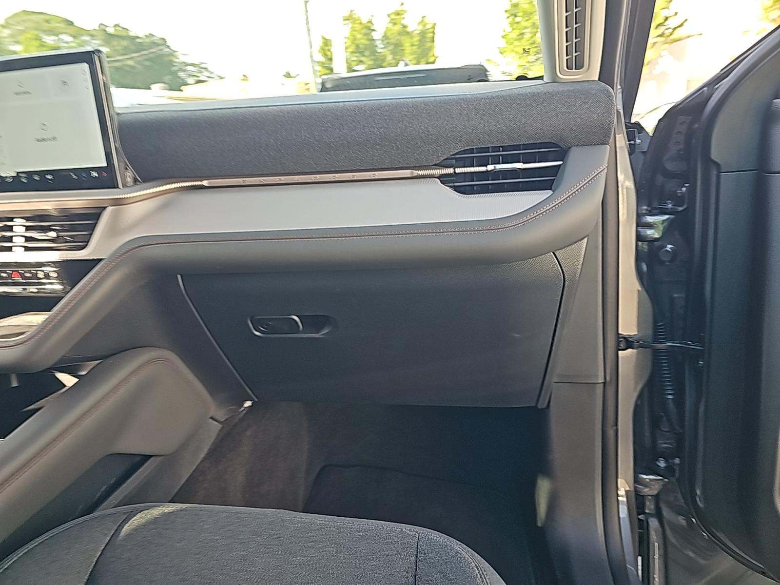 2025 Ford Explorer Active RWD