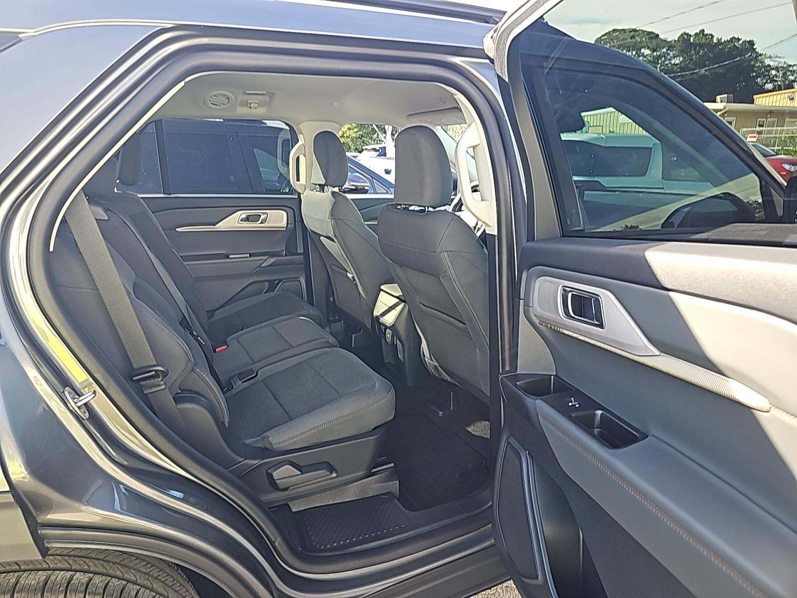 2025 Ford Explorer Active RWD