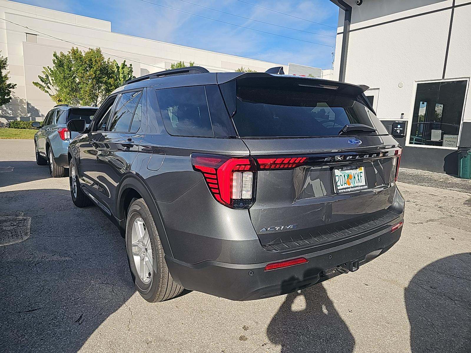 2025 Ford Explorer Active RWD