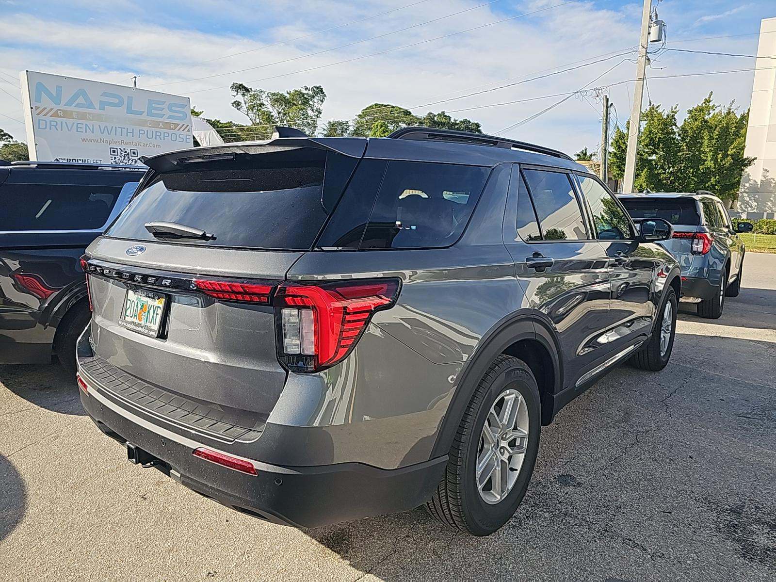 2025 Ford Explorer Active RWD