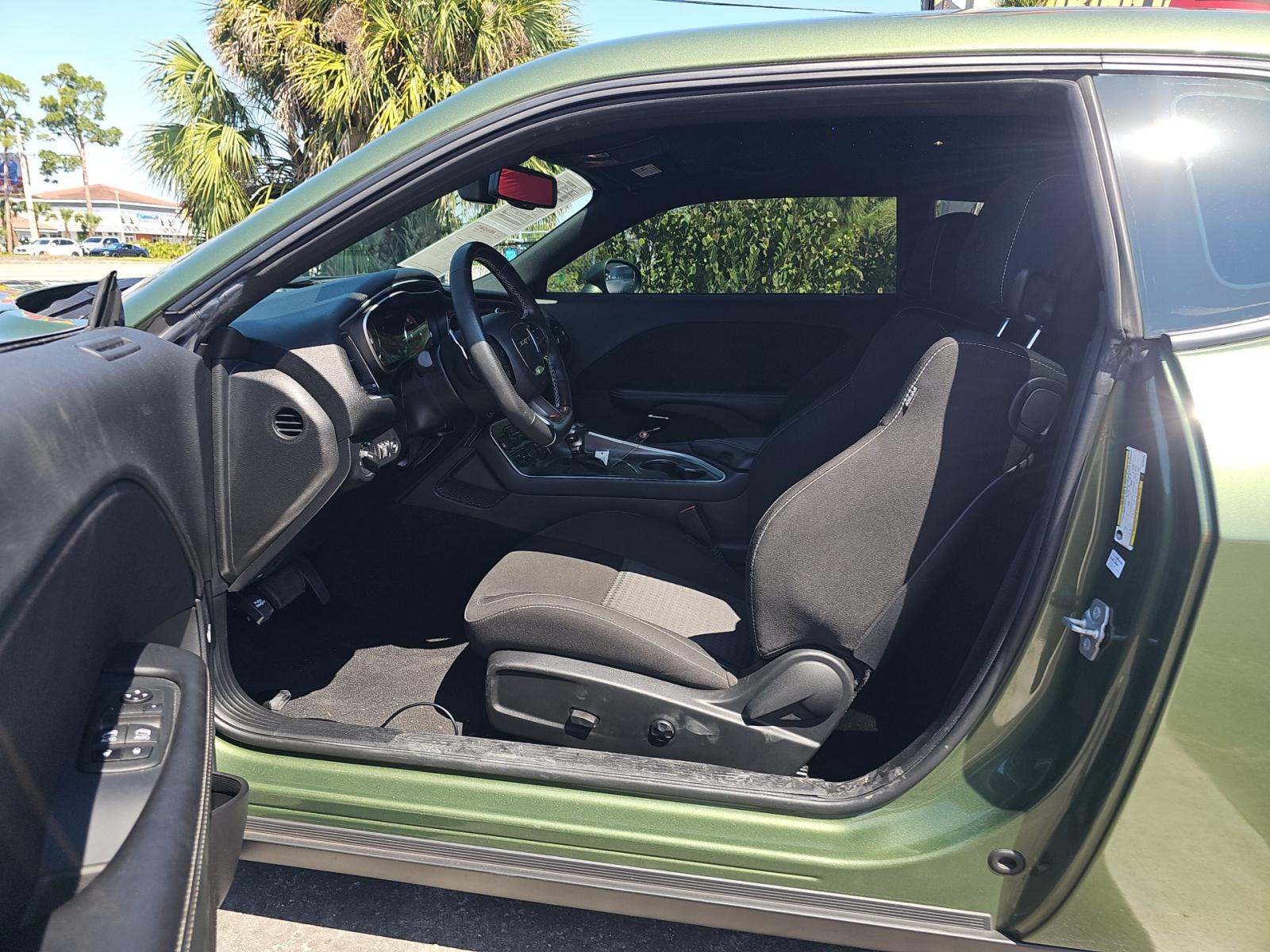 DODGE CHALLENGER - 6