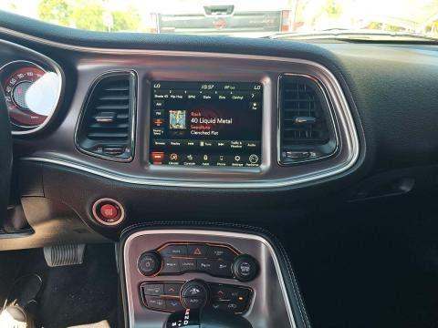 DODGE SRT HELLCAT - 10