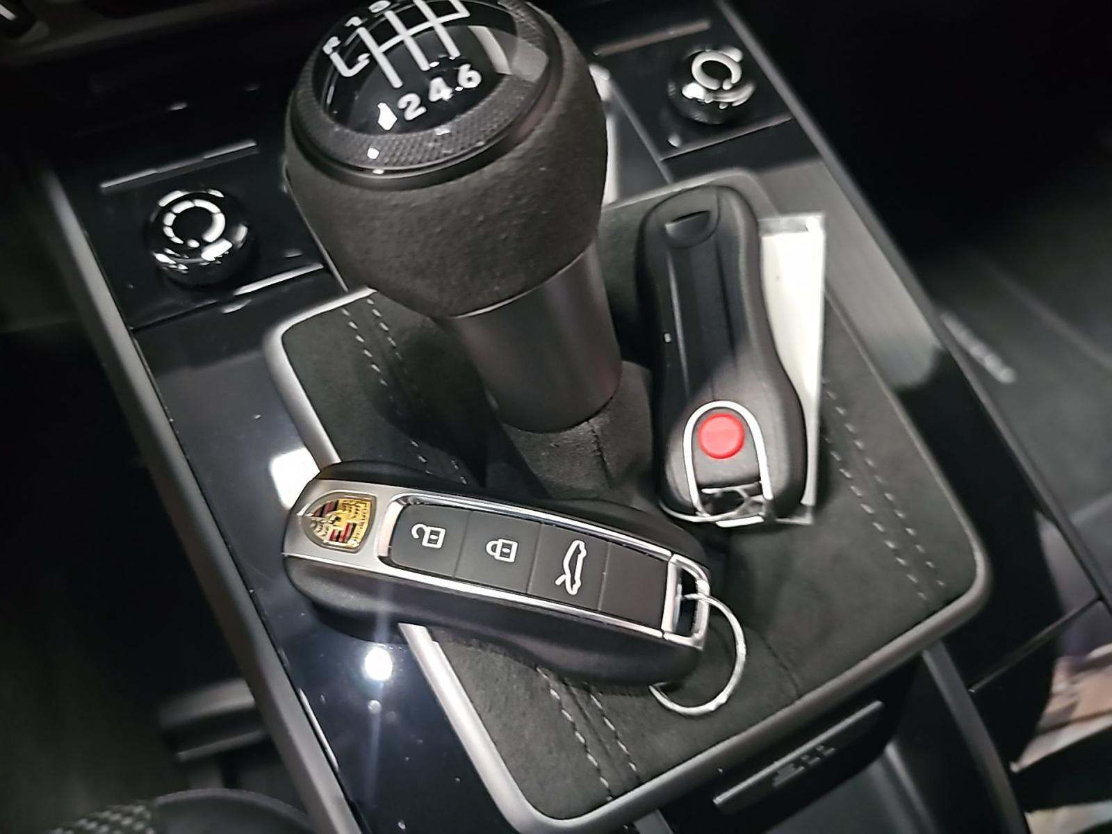 2024 Porsche 911 Carrera T RWD