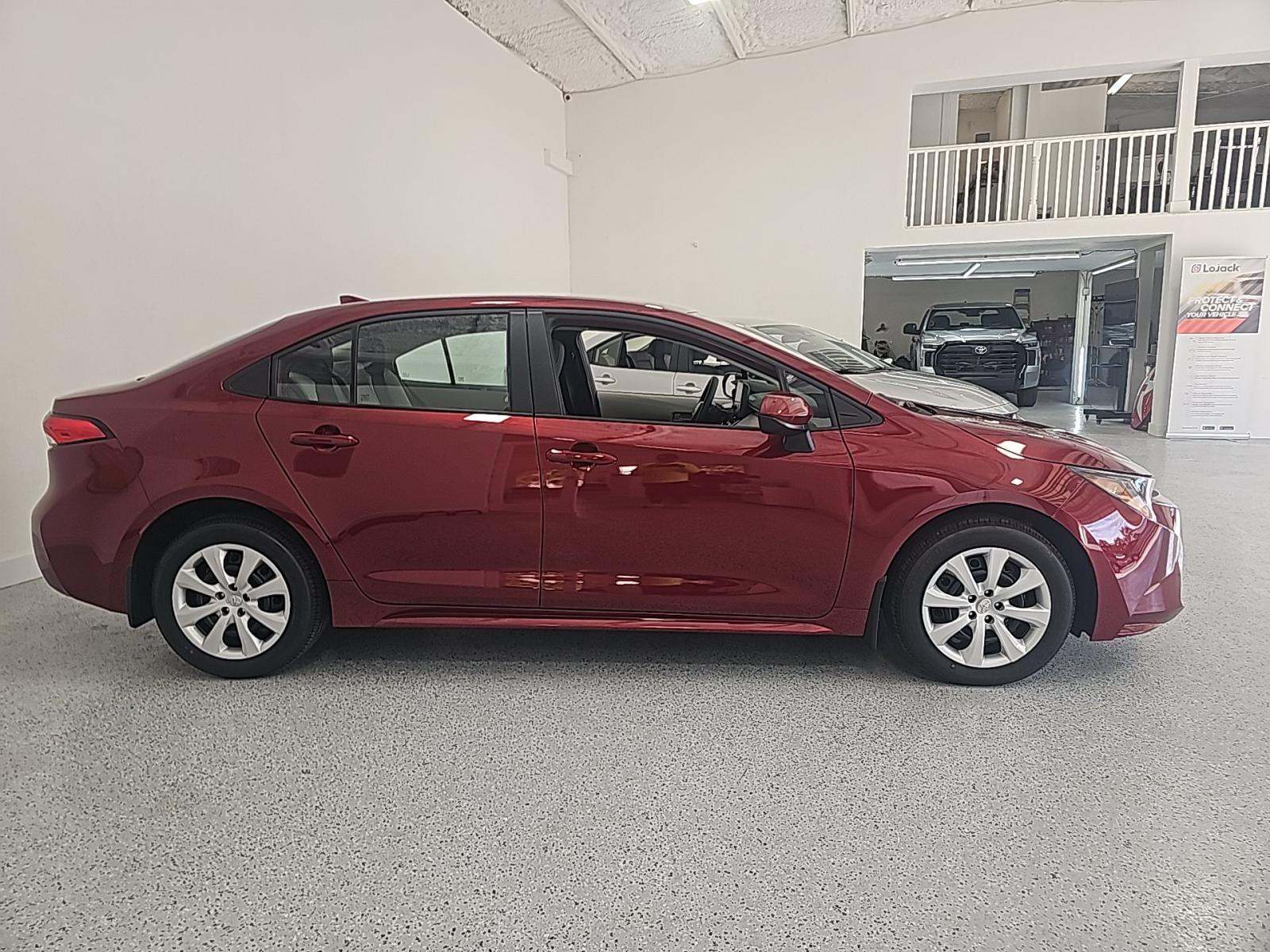 2025 Toyota Corolla LE FWD