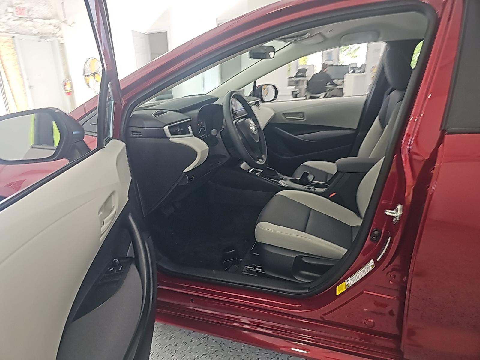 2025 Toyota Corolla LE FWD