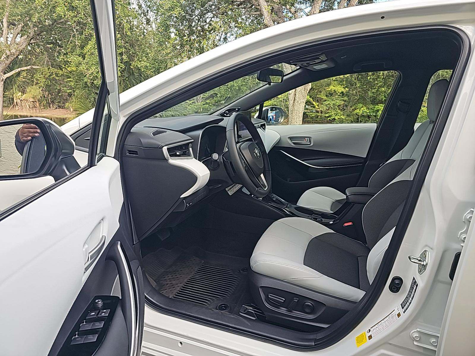 2025 Toyota Corolla XSE FWD