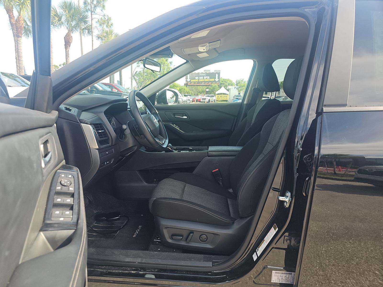 2026 Nissan Rogue SV FWD