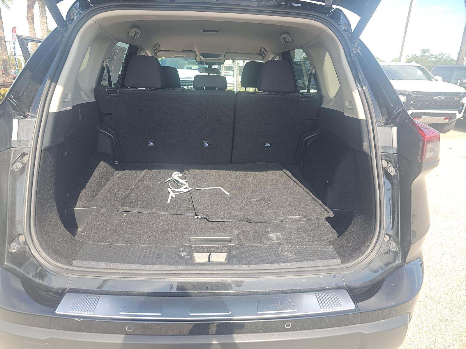 2026 Nissan Rogue SV FWD