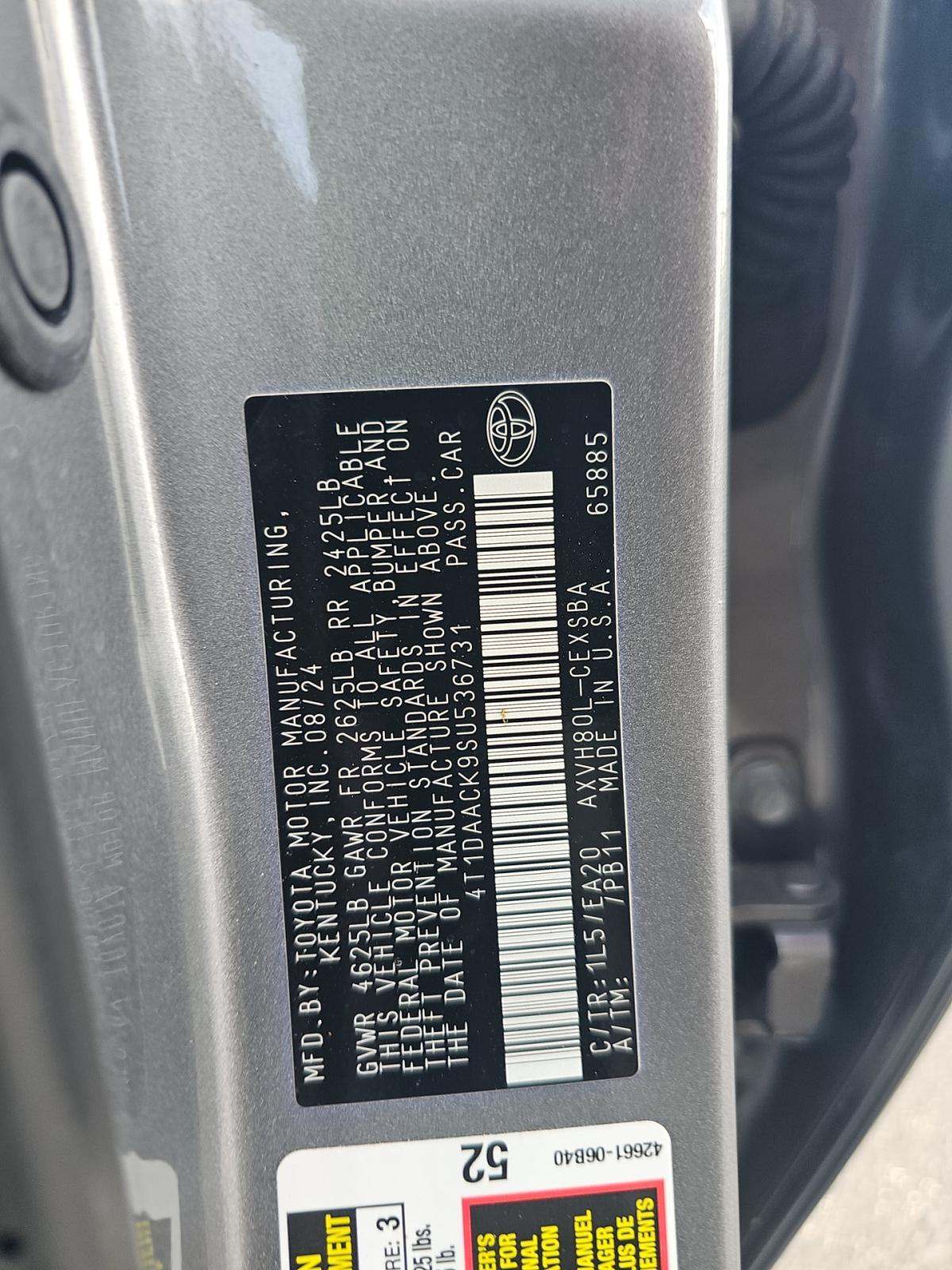 2025 Toyota Camry SE FWD