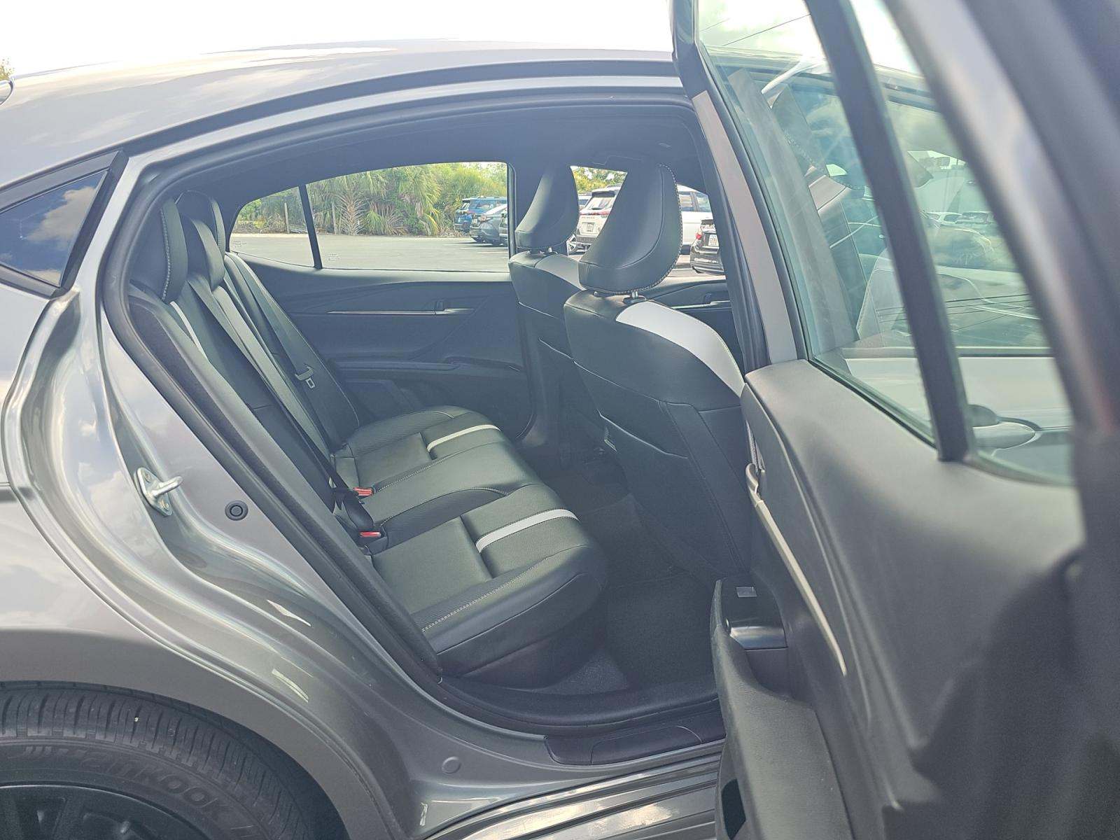 2025 Toyota Camry SE FWD