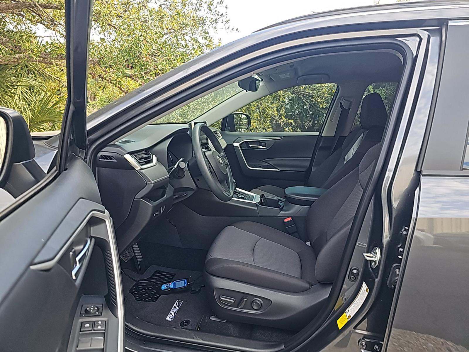 2025 Toyota RAV4 Hybrid XLE AWD