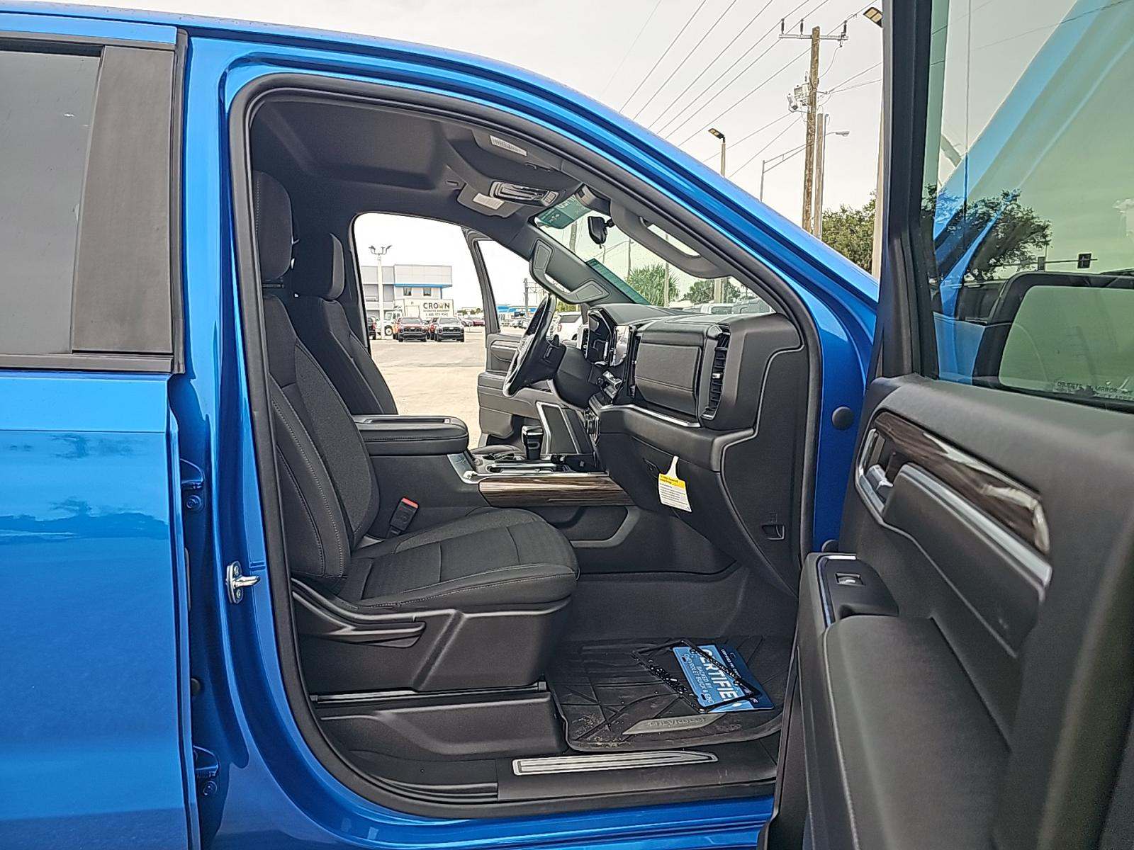 2022 Chevrolet Silverado 1500 RST RWD