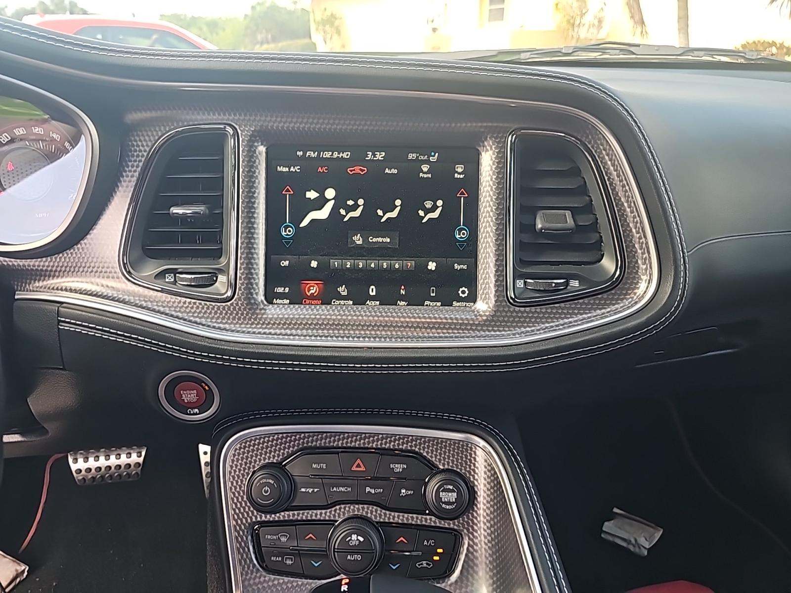 DODGE CHALLENGER - 6