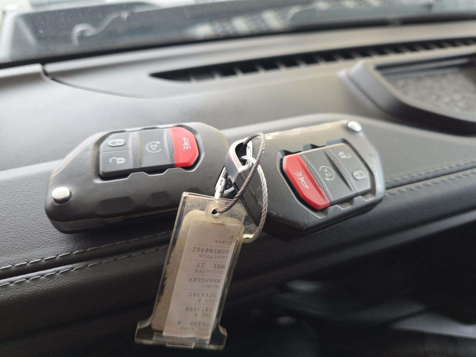 JEEP 4XE RUBICON - 8