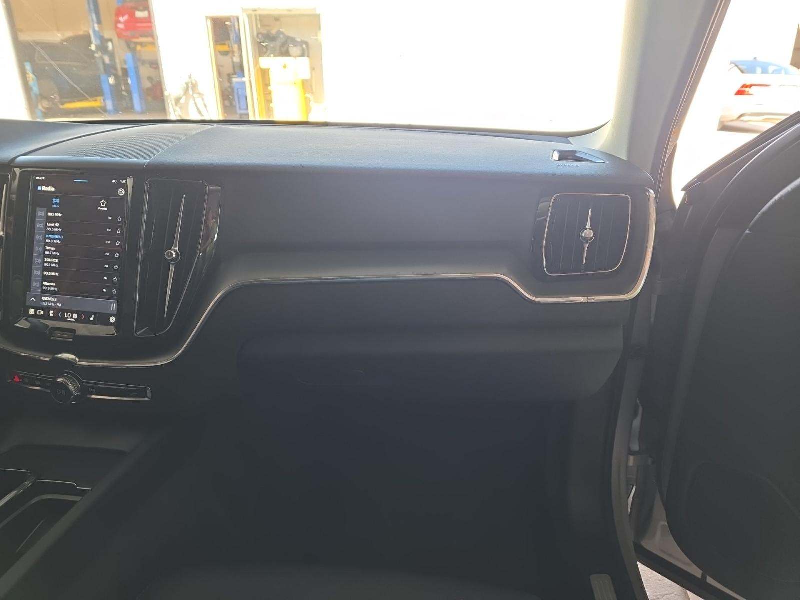 2025 Volvo XC60 B5 Core AWD