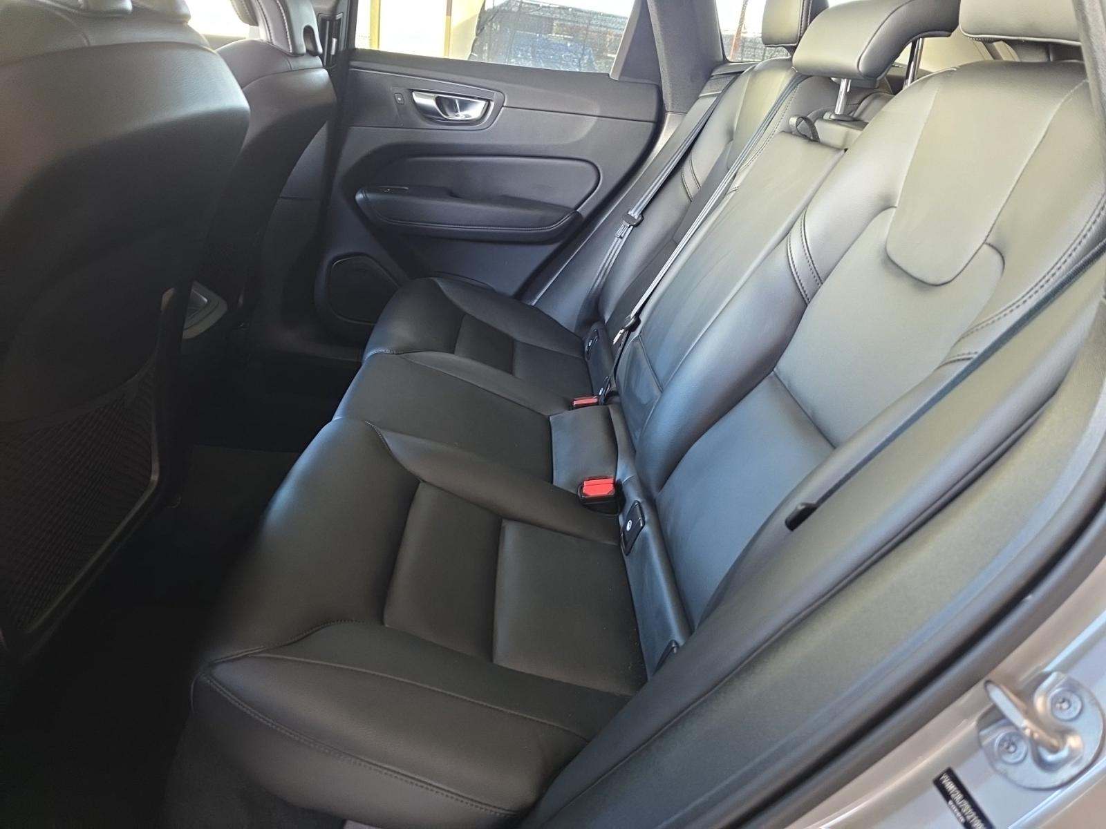 2025 Volvo XC60 B5 Core AWD