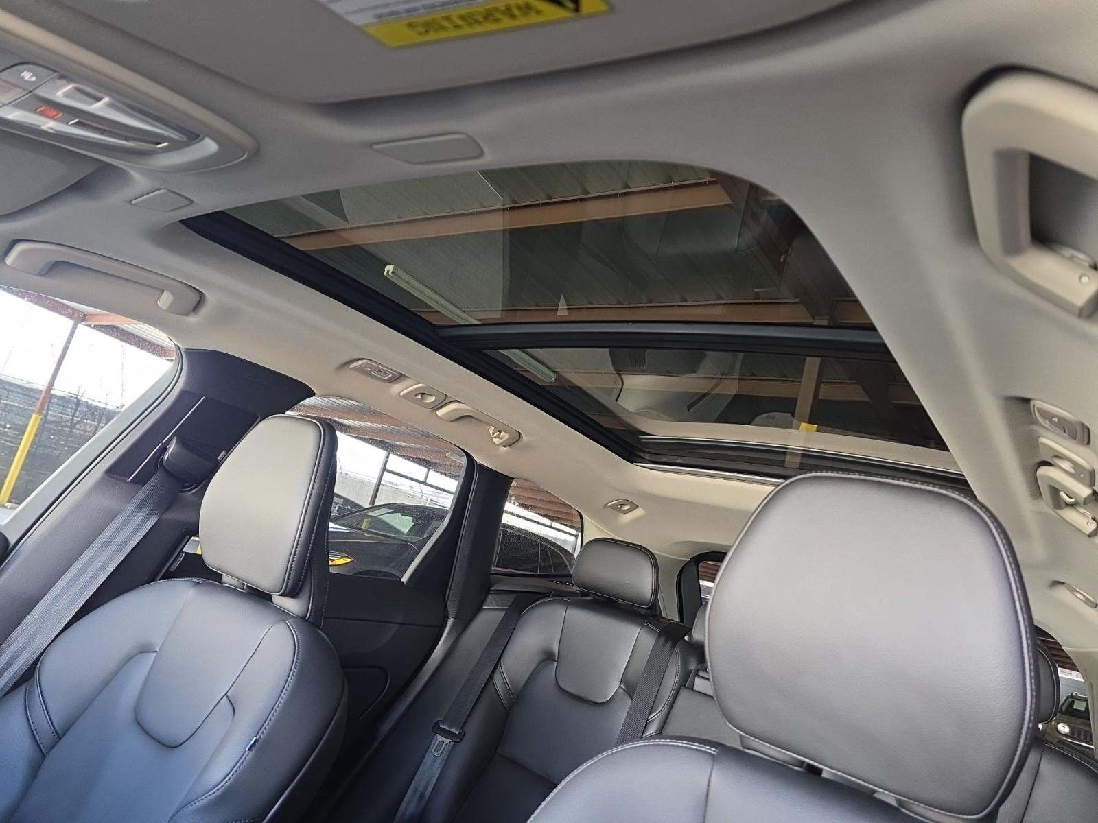 2025 Volvo XC60 B5 Core AWD