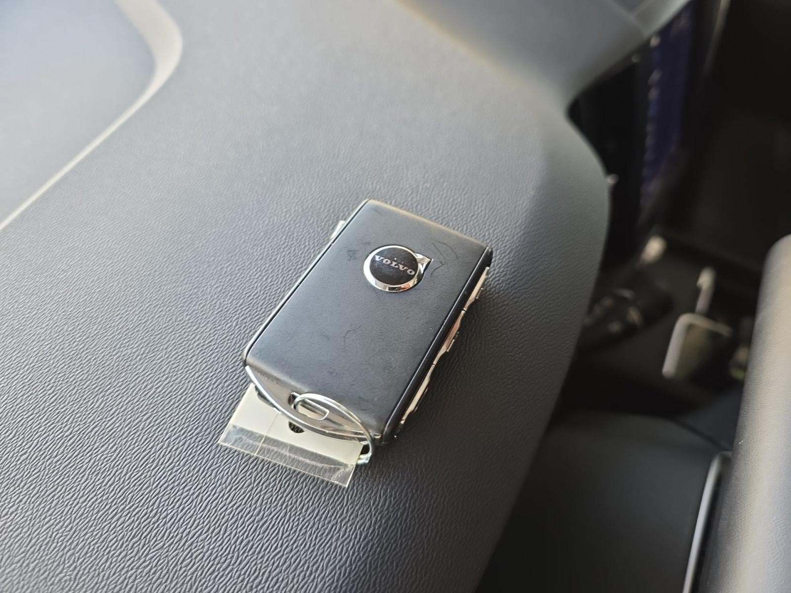 2025 Volvo XC60 B5 Core AWD