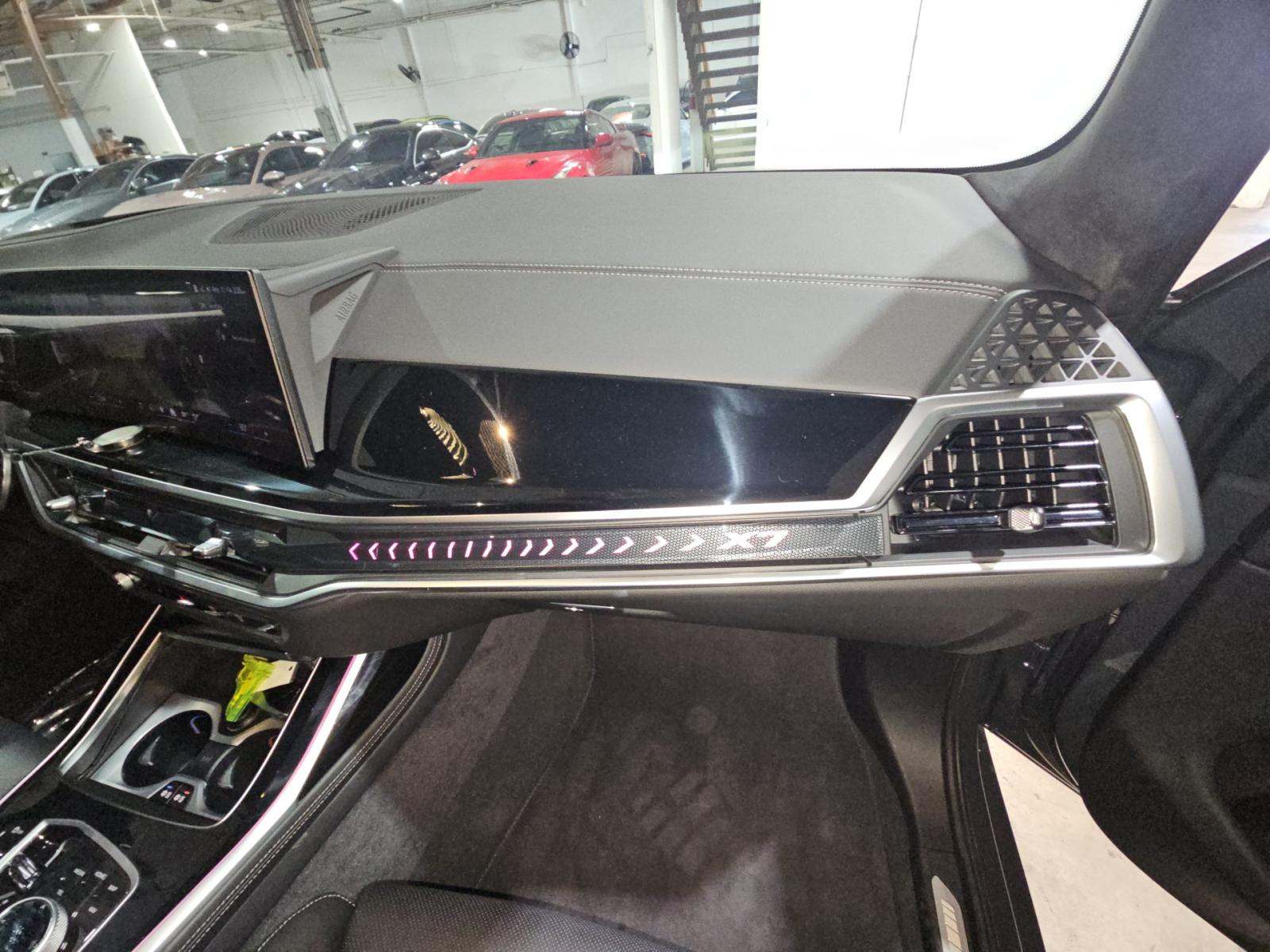 2025 BMW X7 xDrive40i AWD