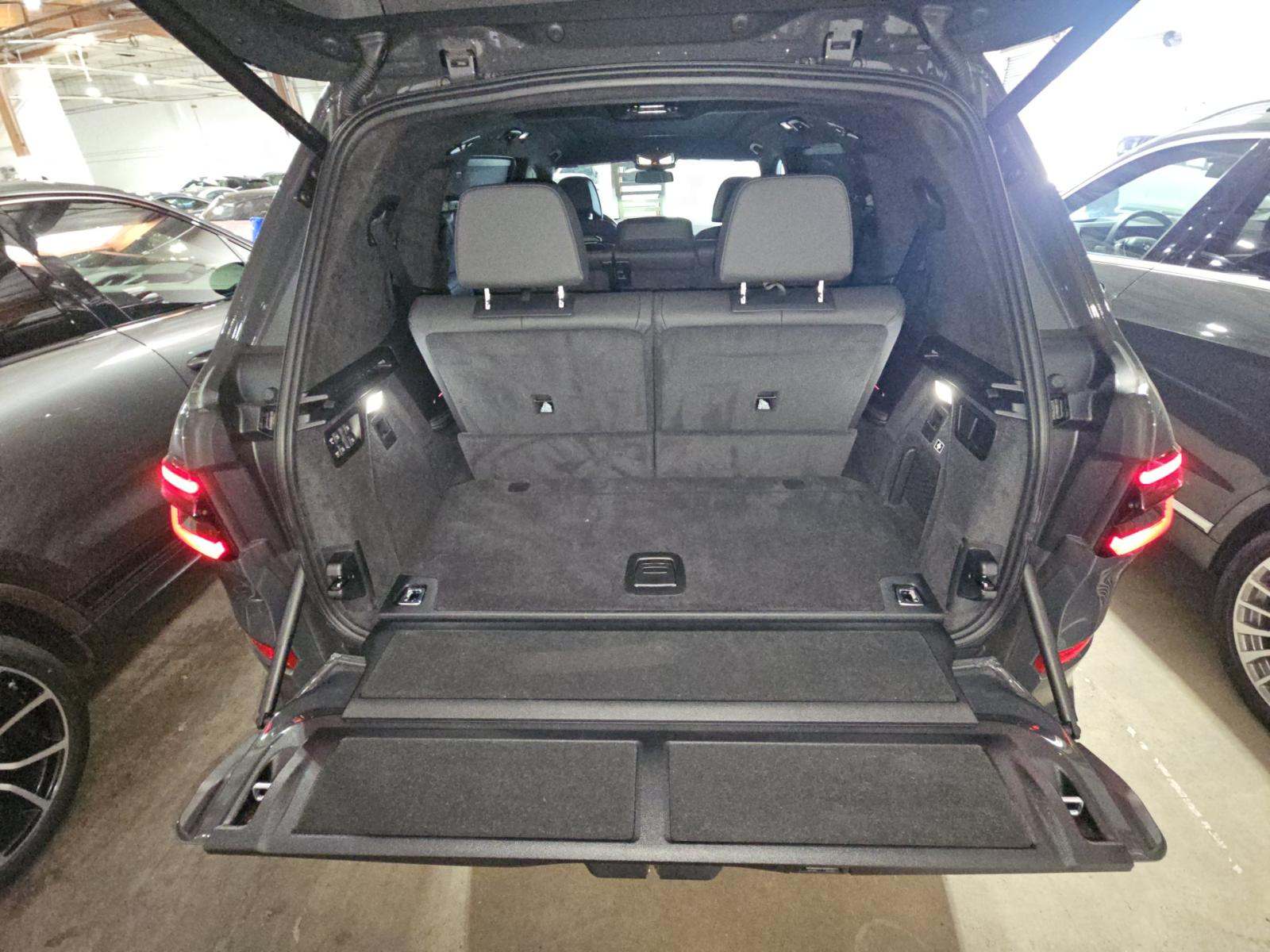 2025 BMW X7 xDrive40i AWD