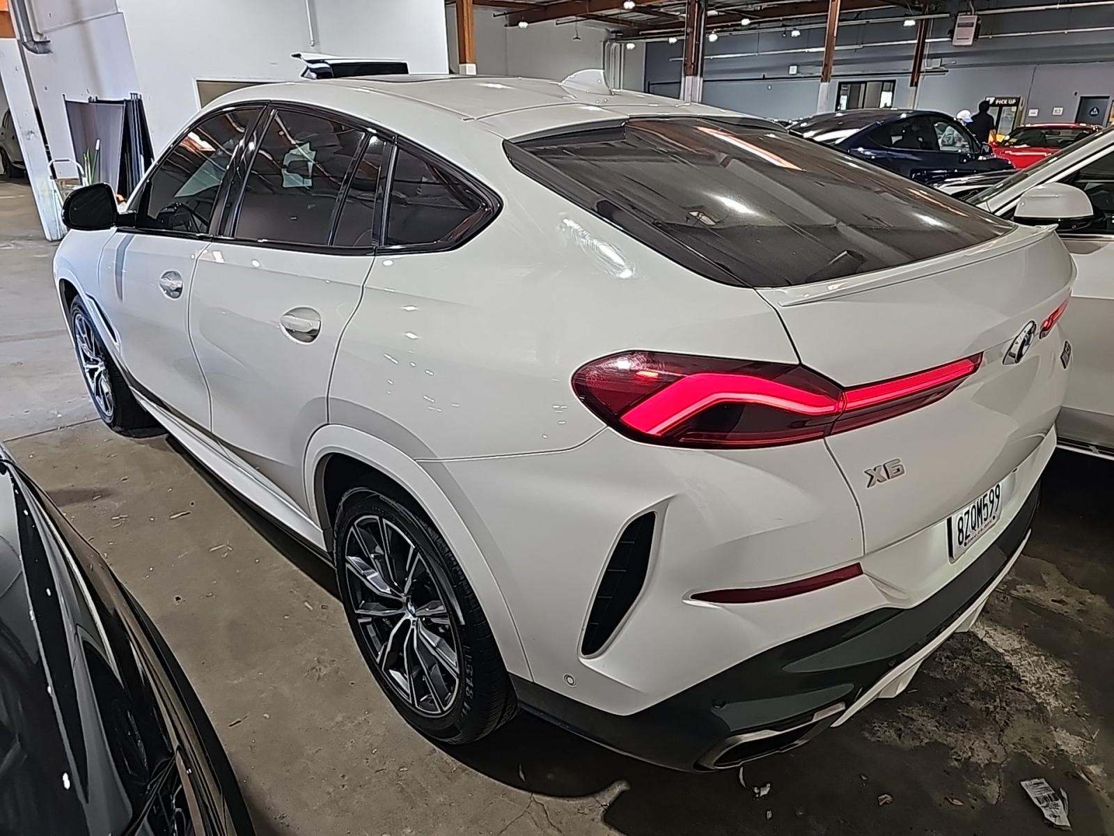 2022 BMW X6 M50i AWD