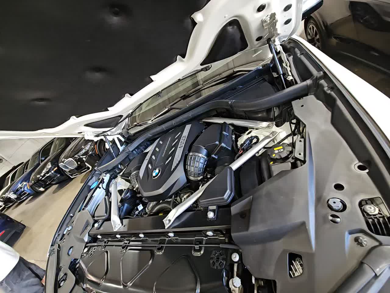 2022 BMW X6 M50i AWD