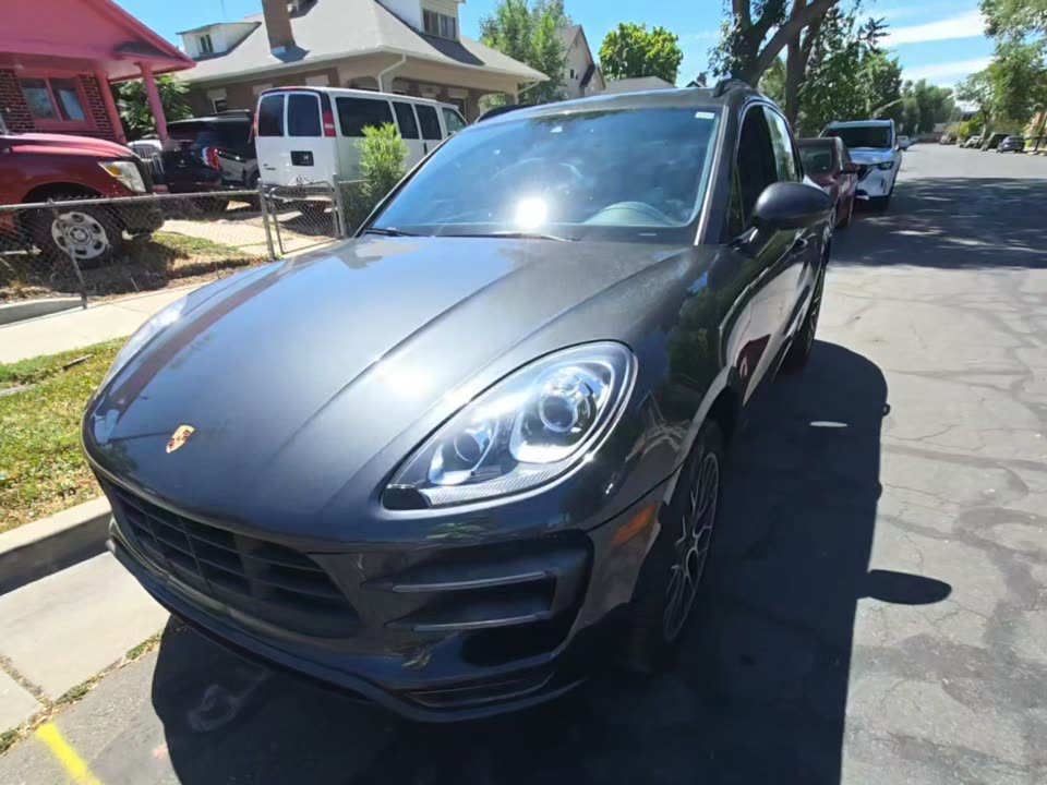 2018 Porsche Macan Turbo