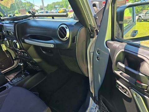 2014 Jeep Wrangler Unlimited Sahara AWD