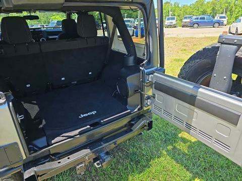 2014 Jeep Wrangler Unlimited Sahara AWD