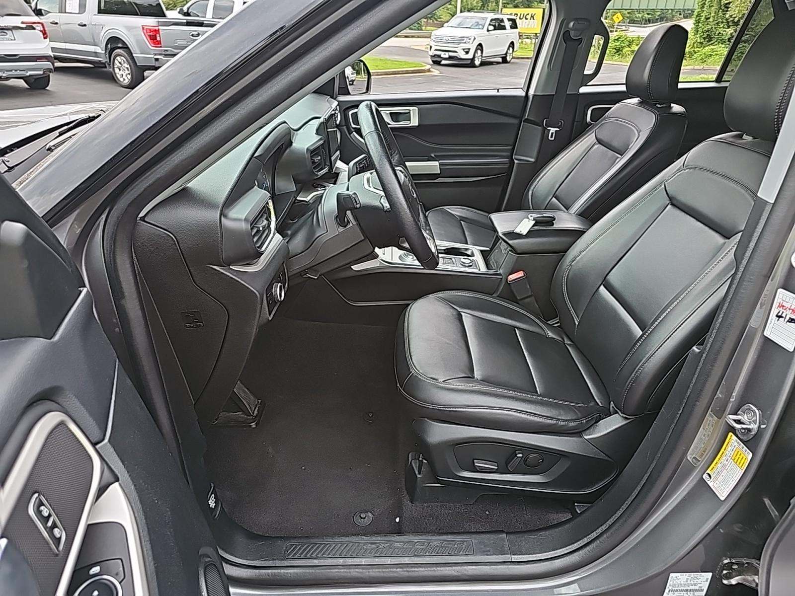 2023 Ford Explorer XLT AWD