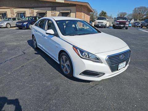 HYUNDAI PLUG-IN HYBRID - 4