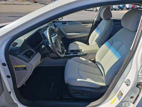 HYUNDAI PLUG-IN HYBRID - 6