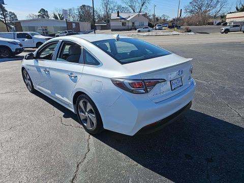 HYUNDAI PLUG-IN HYBRID - 2