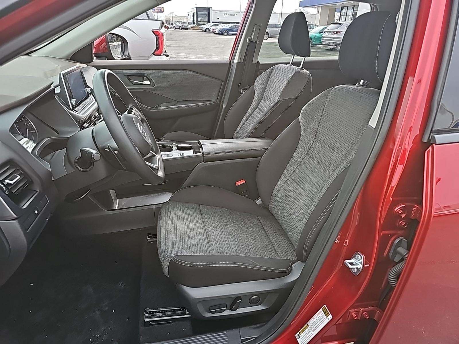 2021 Nissan Rogue SV FWD