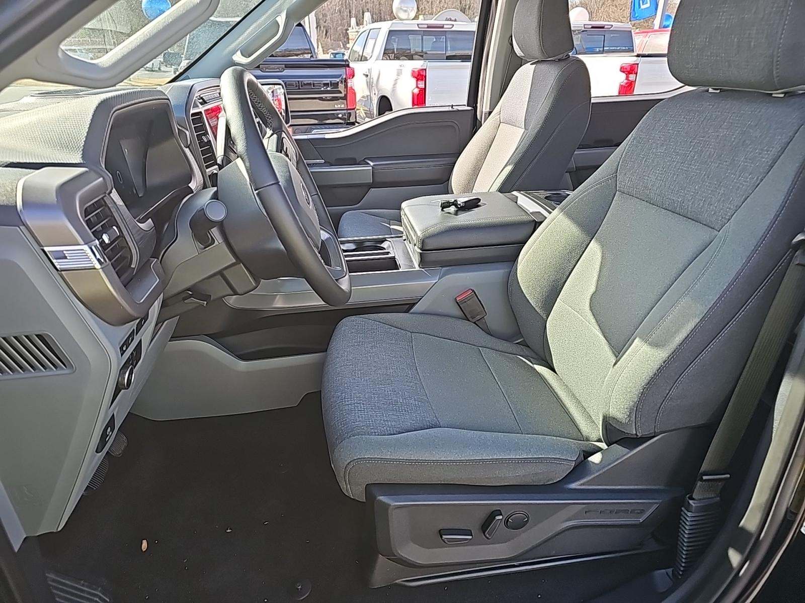 2024 Ford F-150 XLT AWD