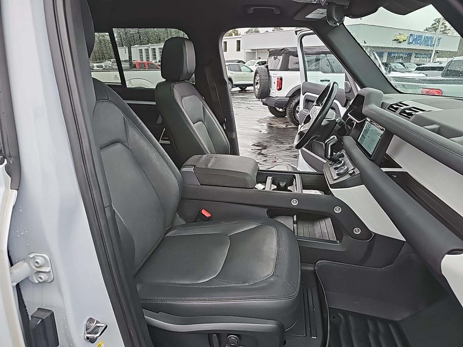2023 Land Rover Defender 110 X-Dynamic SE AWD