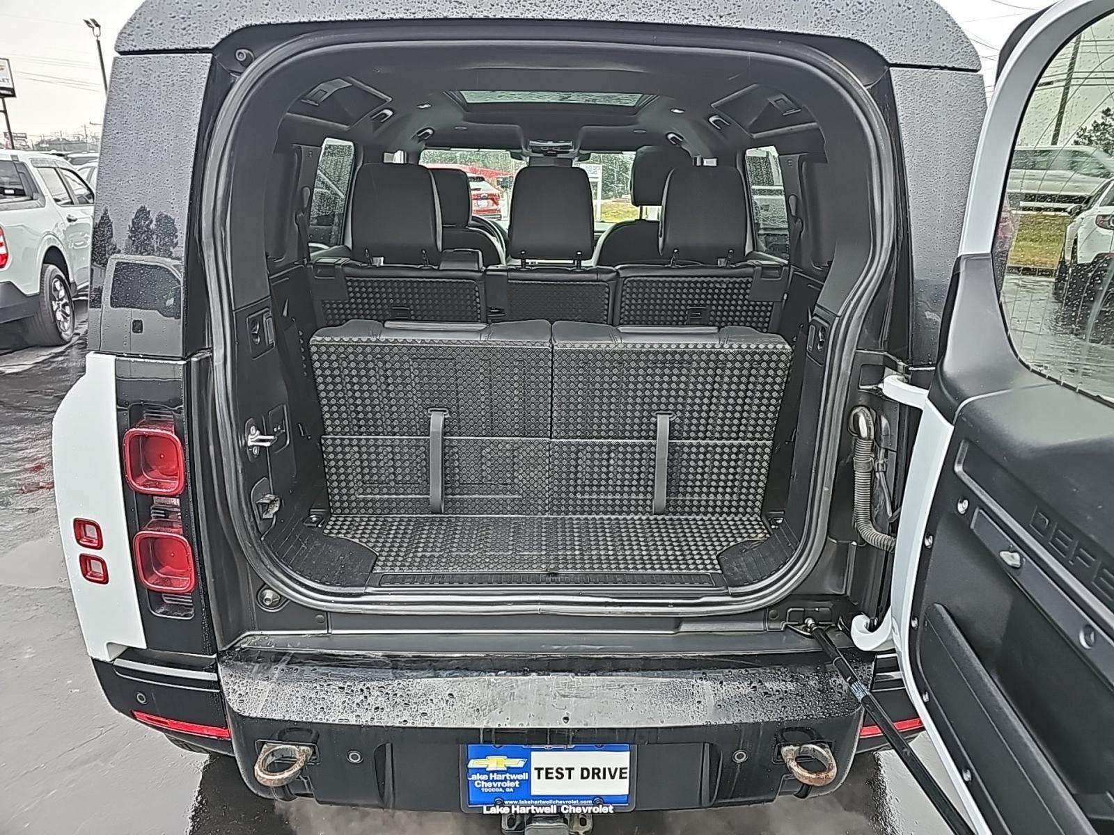 2023 Land Rover Defender 110 X-Dynamic SE AWD