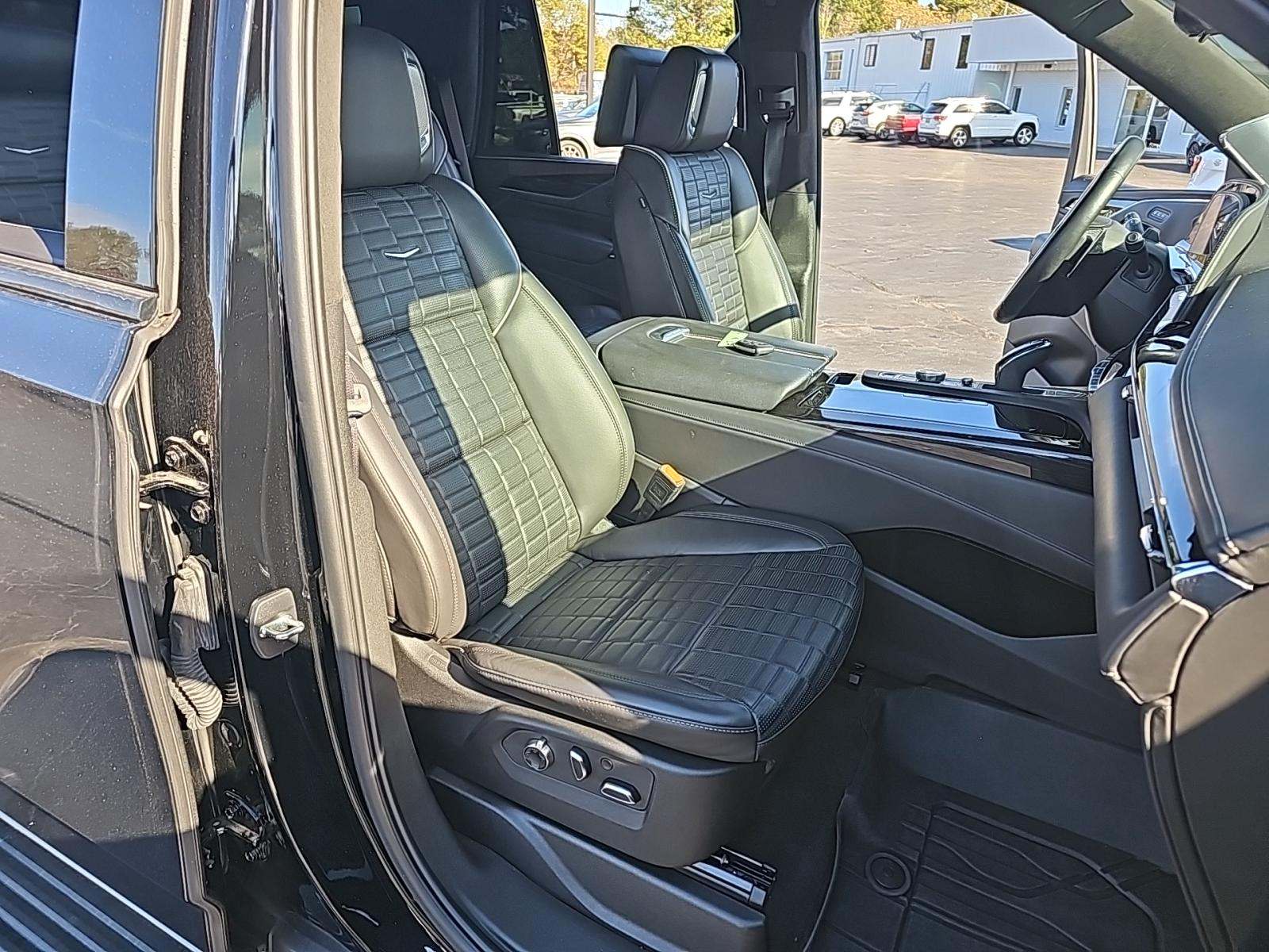 2023 Cadillac Escalade V-Series AWD