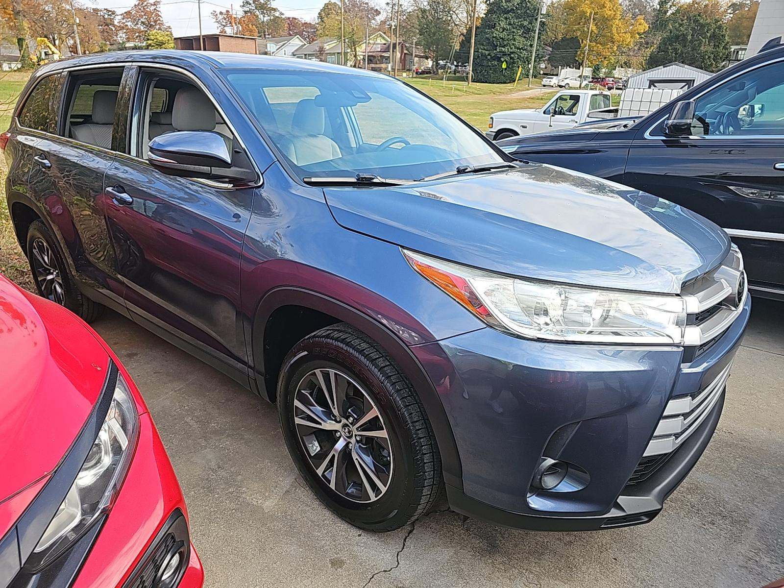 2019 Toyota Highlander LE FWD
