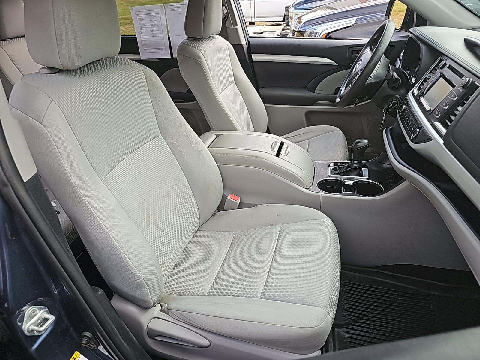 2019 Toyota Highlander LE FWD